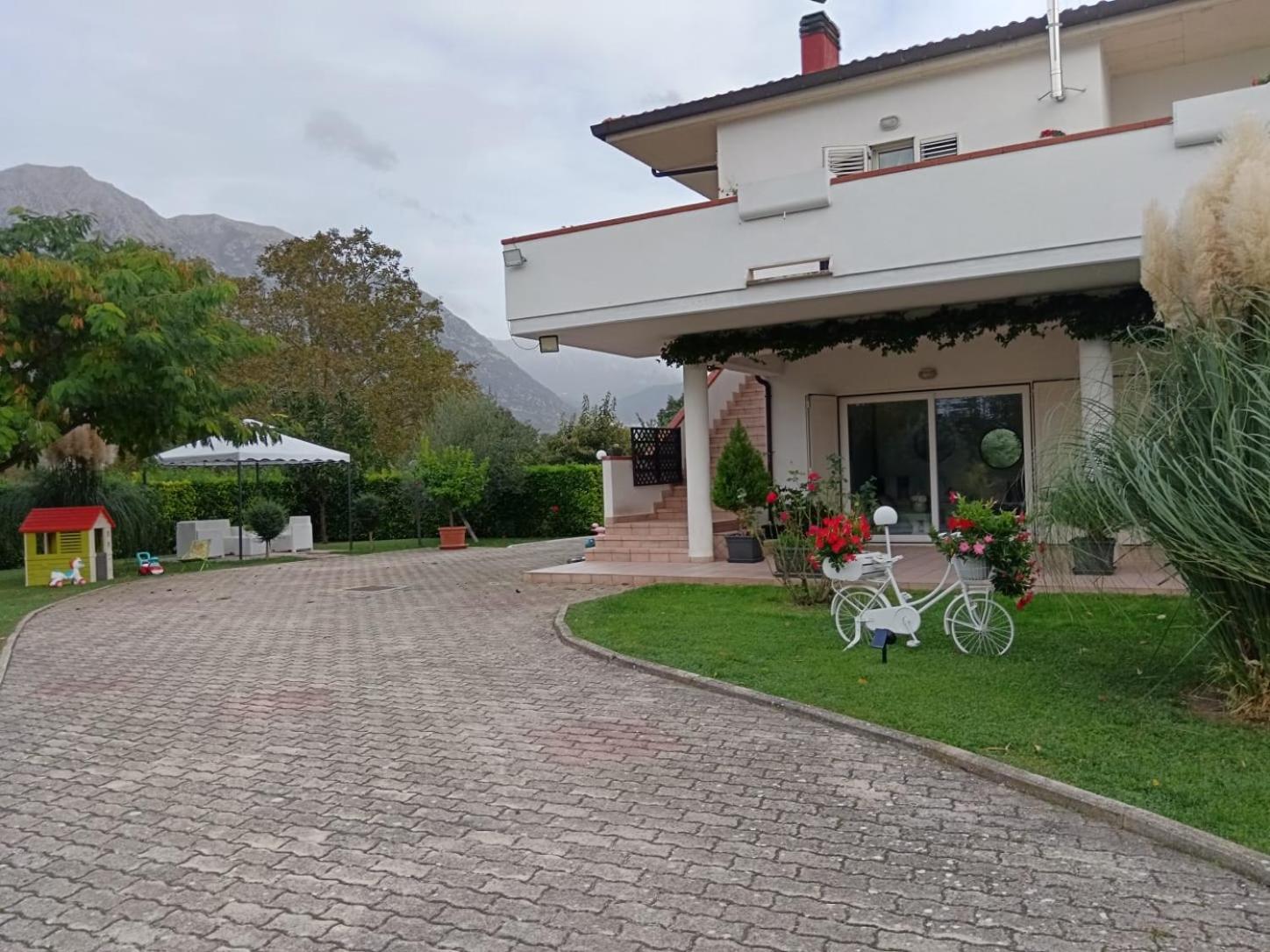 Parco Delle Rose Villa Sulmona Eksteriør billede