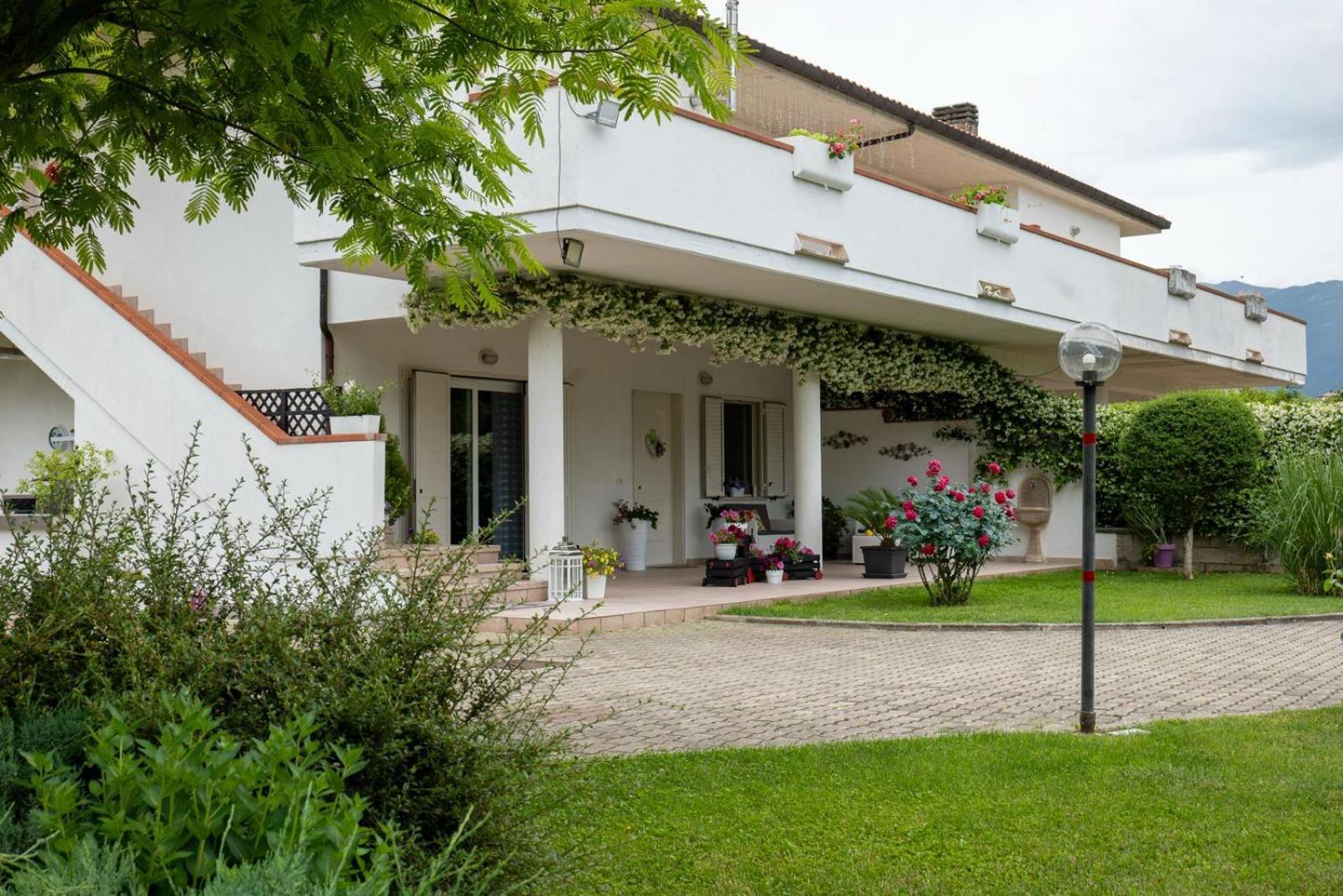 Parco Delle Rose Villa Sulmona Eksteriør billede